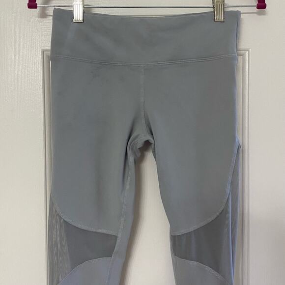 ALO YOGA • Light Gray Coast Leggings Tights - Picture 4 of 9